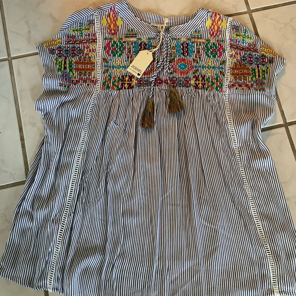 Brand new with tags. Size medium Jodifl top